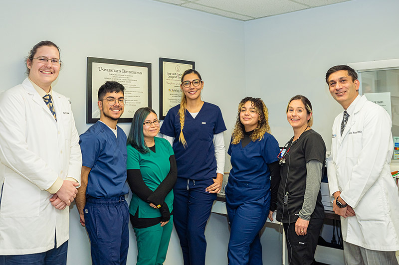 Dental Assistant Picture